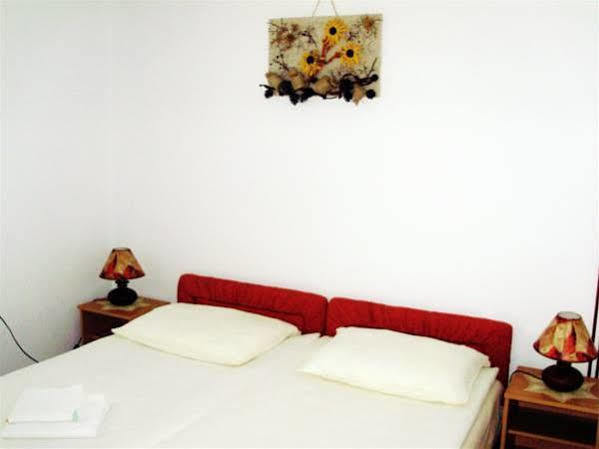 Pansion Izvor Hotel โคเรนนิซา ภายนอก รูปภาพ